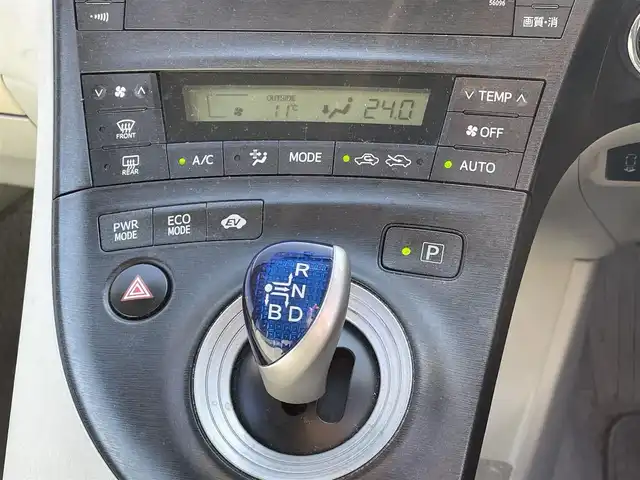 トヨタ プリウス S ツーリングセレクション 千葉県 2009(平21)年 13.5万km シルバーM 純正ナビ【DVD、CD、MD、AUX、AM、FM】/純正17インチアルミホイール/オートライト/フォグ/ビルトインETC/ステアリングスイッチ/IPA（インテリジェントパーキングアシスト）プレサポートスイッチ/ヘッドライトウォッシャー/コーナーセンサー（前）/バックカメラ/トノカバー/ドアバイザー/取説/ナビ説