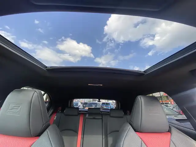 レクサス ＵＸ 250h Fスポーツ エモーショナルエクスプローラ 福岡県 2023(令5)年 1万km パール ・サンルーフ/・アダプティブクルーズコントロール/・純正メモリーナビ/USB/Bluetooth/・全方位カメラ/・黒革シート/シートヒーター/・社外前後ドライブレコーダー/・フルセグ/・ETC/・純正18AW/・プッシュスタート/・パーキングアシスト/・スマートキー/・カードキー/・スペアキー/・パワーシート/・レーンキープアシスト/・オートライト/・LEDライト/・保証書/・取扱説明書