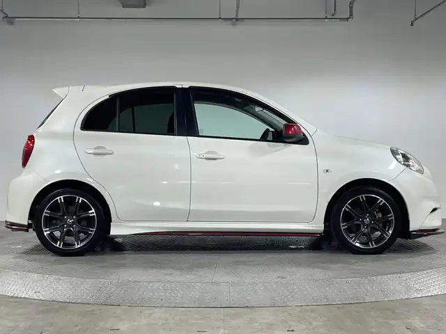 日産 マーチ ニスモS 神奈川県 2017(平29)年 4.5万km ブリリアントホワイトパール 5速MT/純正7型SDナビゲーション【MM318D-W】/AM FM Bluetooth フルセグ SD CD DVD/バックカメラ/革巻きステアリング/ETC/純正フロアマット/LEDヘッドライト/オートライト/フォグランプ/電動格納ミラー/純正16インチアルミホイル/プッシュスタート/スマートキー/スペアキー/純正ドアバイザー