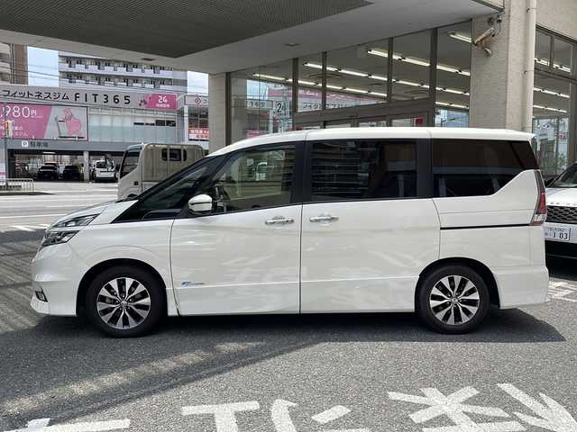 日産 セレナ ハイウェイスター G 大阪府 2016(平28)年 3.5万km ブリリアントホワイトパール ワンオーナー/メモリナビ/フルセグテレビ/バックカメラ/フリップダウンモニター/ウィンカーミラー/クルーズコントロール/ドアバイザー/プッシュスタート/両側パワースライドドア/ETC/新車保証書/取扱説明書