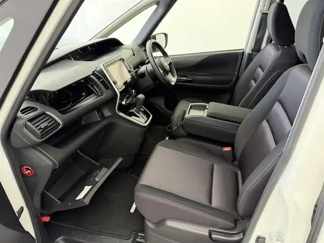 日産 セレナ ハイウェイスター G 愛知県 2016(平28)年 3.5万km ブリリアントホワイトパール ワンオーナー/メモリナビ/フルセグテレビ/バックカメラ/フリップダウンモニター/ウィンカーミラー/クルーズコントロール/ドアバイザー/プッシュスタート/両側パワースライドドア/ETC/新車保証書/取扱説明書