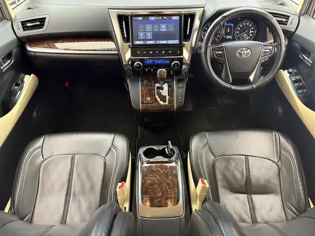 トヨタ アルファード X 滋賀県 2019(令1)年 9.3万km グラファイトM 純正10インチナビ/【Bluetooth/CD/DVD/フルセグTV】/純正フリップダウンモニター/両側パワースライドドア/レーダークルーズコントロール/プリクラッシュセーフティ/レーンディパーチャーアラート/プリクラッシュセーフティ/クリアランスソナー/ブラインドスポットモニター/LEDヘッドライト/オートマチックハイビーム/純正デジタルインナーミラー/ビルトインETC/前後ドライブレコーダー/電動パーキングブレーキ/オートブレーキホールド/純正フロアマット/プッシュスタート/スマートキー/ステアリングリモコン