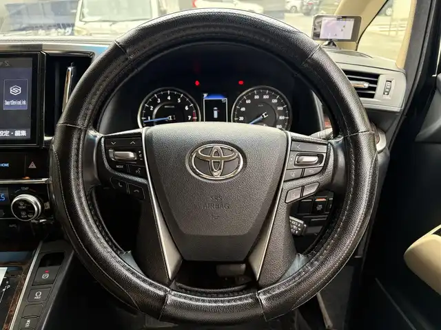 トヨタ アルファード X 滋賀県 2019(令1)年 9.3万km グラファイトM 純正10インチナビ/【Bluetooth/CD/DVD/フルセグTV】/純正フリップダウンモニター/両側パワースライドドア/レーダークルーズコントロール/プリクラッシュセーフティ/レーンディパーチャーアラート/プリクラッシュセーフティ/クリアランスソナー/ブラインドスポットモニター/LEDヘッドライト/オートマチックハイビーム/純正デジタルインナーミラー/ビルトインETC/前後ドライブレコーダー/電動パーキングブレーキ/オートブレーキホールド/純正フロアマット/プッシュスタート/スマートキー/ステアリングリモコン