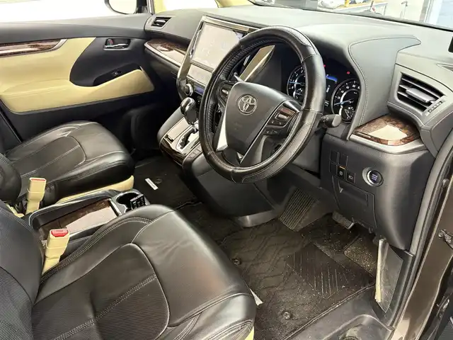 トヨタ アルファード X 滋賀県 2019(令1)年 9.3万km グラファイトM 純正10インチナビ/【Bluetooth/CD/DVD/フルセグTV】/純正フリップダウンモニター/両側パワースライドドア/レーダークルーズコントロール/プリクラッシュセーフティ/レーンディパーチャーアラート/プリクラッシュセーフティ/クリアランスソナー/ブラインドスポットモニター/LEDヘッドライト/オートマチックハイビーム/純正デジタルインナーミラー/ビルトインETC/前後ドライブレコーダー/電動パーキングブレーキ/オートブレーキホールド/純正フロアマット/プッシュスタート/スマートキー/ステアリングリモコン