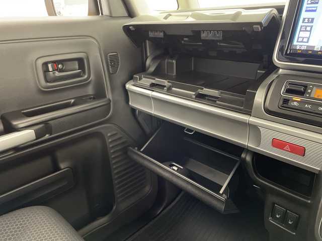 スズキ スペーシア ギア HYBRID XZ 宮崎県 2019(令1)年 4.9万km アクティブイエロー/ガンメタリック2トーン 純正ナビ/Ｂｌｕｅｔｏｏｔｈ/フルセグＴＶ/ＣＤ／ＤＶＤ/アラウンドビューモニター/バックカメラ/両側パワースライドドア/ドライブレコーダー/Ｄ／Ｎ席シートヒーター/コーナセンサー/スペアキー/ＥＴＣ