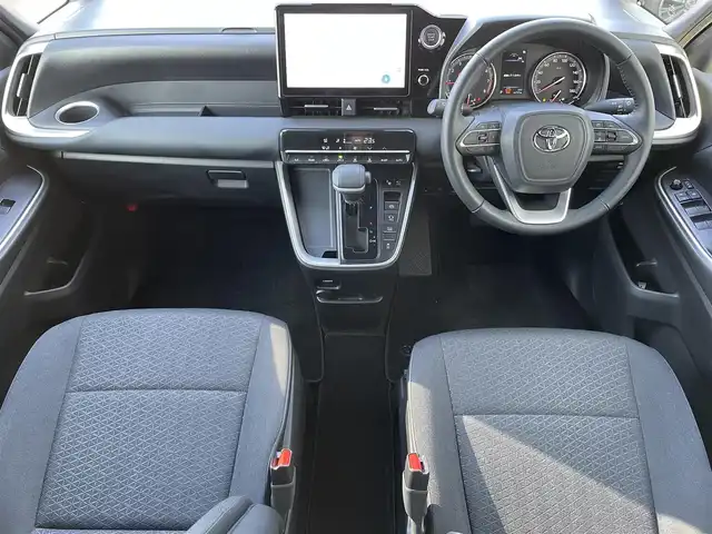 トヨタ ヴォクシー S－G 神奈川県 2022(令4)年 0.7万km パール 純正１０．５インチナビ/全方位カメラ　/バックカメラ　/両側パワースライドドア　/レーダークルーズコントロール　/ＥＴＣ２．０　スマートキー　/横滑り防止装置　/電子パーキング　/ＭＴモード付ＡＴ　/純正ＡＷ　/エンジンスタートボタン　/Bluetooth接続　/USB入力端子　/フルセグTV　/三列シート　/純正フロアマット　/ABS　/レーンアシスト　/盗難防止装置　/オートライト　/オートマチックハイビーム　/衝突軽減システム　/カーテンエアバッグ
