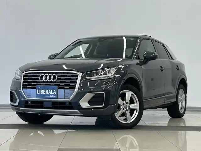 アウディ Ｑ２ 30TFSIスポーツ 岡山県 2019(令1)年 2万km グレー 純正ナビ/Bluetooth/CD/USB/SD/AppleCarplay/AndroidAuto/バーチャルコックピット/サンルーフ/ETC2.0/シートヒーター/クルーズコントロール/速度警告/距離警告/パーキングエイド/Audiプレセンス/Audiサイドアシスト/Audiアクティブレーンアシスト/休憩の推奨/レインセンサー