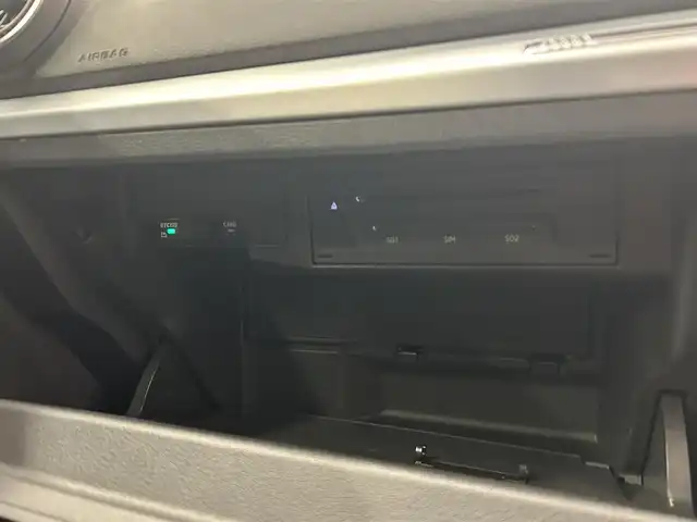 アウディ Ｑ２ 30TFSIスポーツ 岡山県 2019(令1)年 2万km グレー 純正ナビ/Bluetooth/CD/USB/SD/AppleCarplay/AndroidAuto/バーチャルコックピット/サンルーフ/ETC2.0/シートヒーター/クルーズコントロール/速度警告/距離警告/パーキングエイド/Audiプレセンス/Audiサイドアシスト/Audiアクティブレーンアシスト/休憩の推奨/レインセンサー