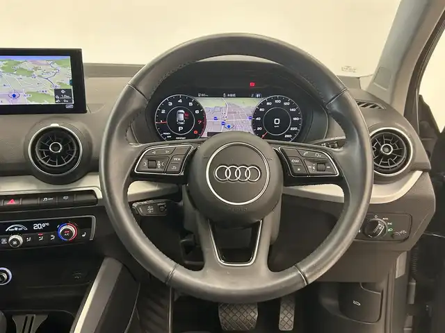 アウディ Ｑ２ 30TFSIスポーツ 岡山県 2019(令1)年 2万km グレー 純正ナビ/Bluetooth/CD/USB/SD/AppleCarplay/AndroidAuto/バーチャルコックピット/サンルーフ/ETC2.0/シートヒーター/クルーズコントロール/速度警告/距離警告/パーキングエイド/Audiプレセンス/Audiサイドアシスト/Audiアクティブレーンアシスト/休憩の推奨/レインセンサー