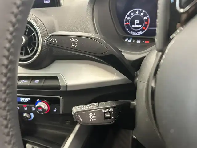 アウディ Ｑ２ 30TFSIスポーツ 岡山県 2019(令1)年 2万km グレー 純正ナビ/Bluetooth/CD/USB/SD/AppleCarplay/AndroidAuto/バーチャルコックピット/サンルーフ/ETC2.0/シートヒーター/クルーズコントロール/速度警告/距離警告/パーキングエイド/Audiプレセンス/Audiサイドアシスト/Audiアクティブレーンアシスト/休憩の推奨/レインセンサー