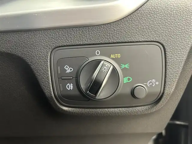 アウディ Ｑ２ 30TFSIスポーツ 岡山県 2019(令1)年 2万km グレー 純正ナビ/Bluetooth/CD/USB/SD/AppleCarplay/AndroidAuto/バーチャルコックピット/サンルーフ/ETC2.0/シートヒーター/クルーズコントロール/速度警告/距離警告/パーキングエイド/Audiプレセンス/Audiサイドアシスト/Audiアクティブレーンアシスト/休憩の推奨/レインセンサー