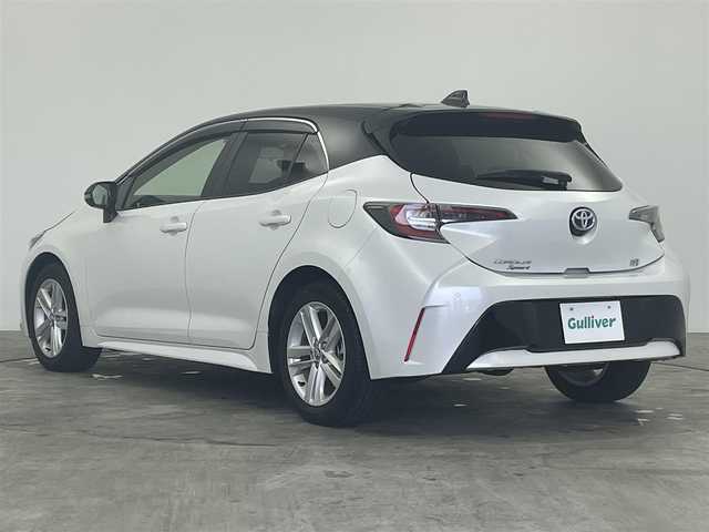トヨタ カローラ スポーツ ハイブリッドG 群馬県 2022(令4)年 1.6万km アティチュードブラックマイカ/プラチナホワイトパールマイカ 純正ディスプレイオーディオ　バックカメラ　レーダークルーズコントロール　ＬＥＤライト　ＡＨＢ　シートヒーター　純正１６インチＡＷ　クリアランスソナー　ドライブレコーダー　プッシュスタート　禁煙車