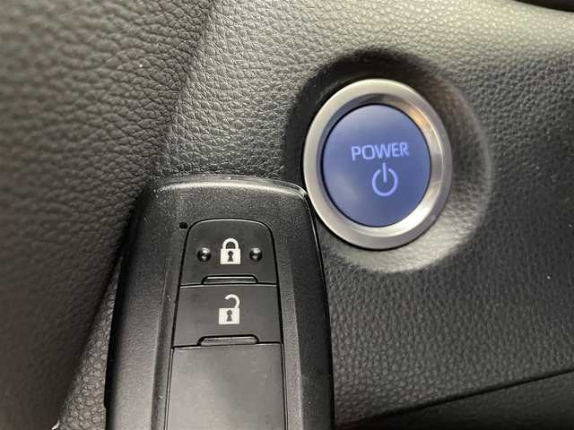 トヨタ カローラ スポーツ ハイブリッドG 群馬県 2022(令4)年 1.6万km アティチュードブラックマイカ/プラチナホワイトパールマイカ 純正ディスプレイオーディオ　バックカメラ　レーダークルーズコントロール　ＬＥＤライト　ＡＨＢ　シートヒーター　純正１６インチＡＷ　クリアランスソナー　ドライブレコーダー　プッシュスタート　禁煙車