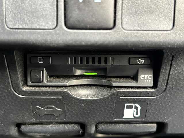 トヨタ ルーミー カスタムG 愛知県 2019(令1)年 1.5万km レーザーブルークリスタルシャイン /禁煙/ワンオーナー//ディーラー整備記録簿R3.4.6//純正9型ナビ/フルセグ/BT/CD/DVD/MSV//バックカメラ/ビルトインETC/純正ドラレコ//純正12型フリップダウンモニター//両側パワースライドドア//革巻きステア/ステアスイッチ//前席シートヒーター/シートリフター//クルーズコントロール//先行車発進告知/アイドリングストップ/横滑り防止//LDA/PCS//純正14インチAW//プッシュスタート/スマートキー//LEDオートライト/オートハイビーム/LEDフォグ//オートリトラウィンカーミラー//リアロールサンシェード//シートバックテーブル//コーナーセンサー//純正フロアマット//純正ドアバイザー//保証書//取扱説明書//スペアスマートキー有り