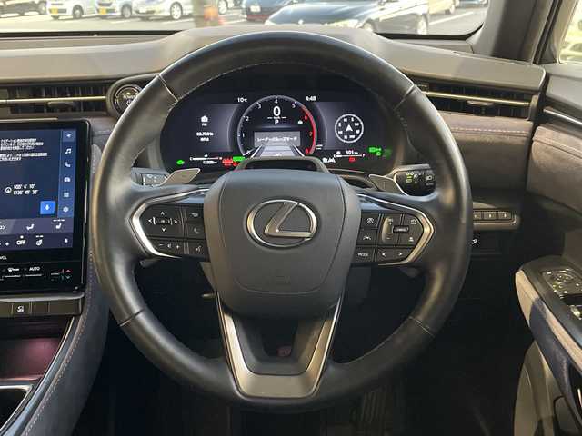 レクサス ＬＢＸ クール 愛知県 2024(令6)年 1.3万km 黒／グレー 純正10型ディスプレイオーディオ　ナビ機能なし/全方位カメラ/レーダークルーズコントロール/シートヒーター/バックカメラ/電動リアゲート/パワーシート/コーナーセンサー/純正アルミホイール/ブラインドスポットモニター/LEDヘッドライト/パドルシフト/ステアリングヒーター/オートマチックハイビーム/衝突軽減システム/Bluetooth/ステアリングスイッチ/スマートキー/プッシュスタート