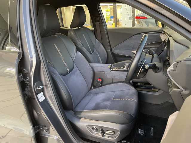 レクサス ＬＢＸ クール 愛知県 2024(令6)年 1.3万km 黒／グレー 純正10型ディスプレイオーディオ　ナビ機能なし/全方位カメラ/レーダークルーズコントロール/シートヒーター/バックカメラ/電動リアゲート/パワーシート/コーナーセンサー/純正アルミホイール/ブラインドスポットモニター/LEDヘッドライト/パドルシフト/ステアリングヒーター/オートマチックハイビーム/衝突軽減システム/Bluetooth/ステアリングスイッチ/スマートキー/プッシュスタート