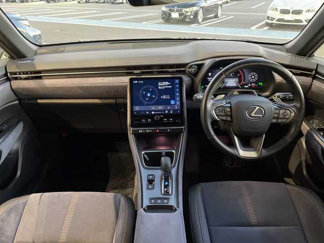 レクサス ＬＢＸ クール 愛知県 2024(令6)年 1.3万km 黒／グレー 純正10型ディスプレイオーディオ　ナビ機能なし/全方位カメラ/レーダークルーズコントロール/シートヒーター/バックカメラ/電動リアゲート/パワーシート/コーナーセンサー/純正アルミホイール/ブラインドスポットモニター/LEDヘッドライト/パドルシフト/ステアリングヒーター/オートマチックハイビーム/衝突軽減システム/Bluetooth/ステアリングスイッチ/スマートキー/プッシュスタート