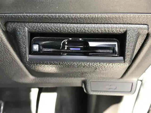 スバル フォレスター Xブレイク 鳥取県 2016(平28)年 5.9万km クリスタルホワイトP ４・W・D/純正ナビ/フルセグ/CD/DVD/BT/USB/バックカメラ/ドライブレコーダー・ETC/アドバンスドセイフティパッケージ/アイサイト/レーダークルーズコントロール/ハーフレザーシート/前後席シートヒーター/前席パワーシート/ルーフキャリア/THULE/パドルシフト/LEDヘットライト/フォグライト/純正17インチアルミホイール/プッシュエンジンスタート/スマートキー/フロアマット