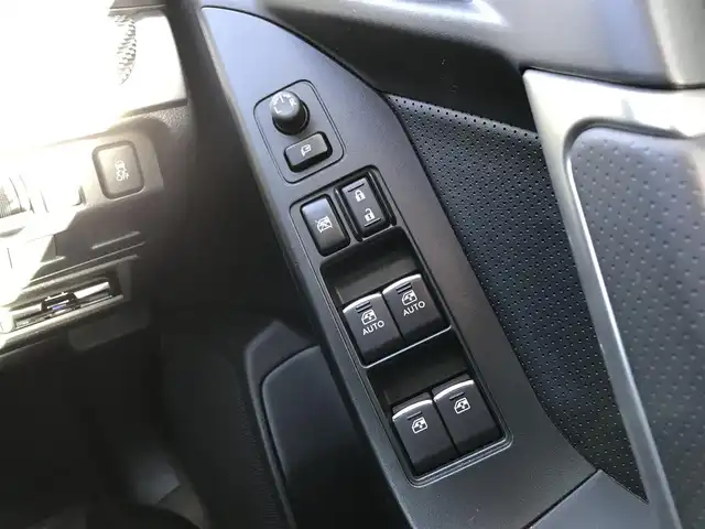 スバル フォレスター Xブレイク 鳥取県 2016(平28)年 5.9万km クリスタルホワイトP ４・W・D/純正ナビ/フルセグ/CD/DVD/BT/USB/バックカメラ/ドライブレコーダー・ETC/アドバンスドセイフティパッケージ/アイサイト/レーダークルーズコントロール/ハーフレザーシート/前後席シートヒーター/前席パワーシート/ルーフキャリア/THULE/パドルシフト/LEDヘットライト/フォグライト/純正17インチアルミホイール/プッシュエンジンスタート/スマートキー/フロアマット