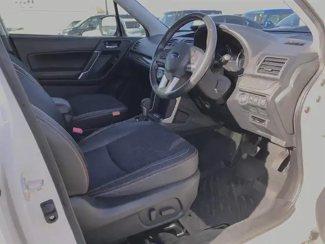 スバル フォレスター Xブレイク 鳥取県 2016(平28)年 5.9万km クリスタルホワイトP ４・W・D/純正ナビ/フルセグ/CD/DVD/BT/USB/バックカメラ/ドライブレコーダー・ETC/アドバンスドセイフティパッケージ/アイサイト/レーダークルーズコントロール/ハーフレザーシート/前後席シートヒーター/前席パワーシート/ルーフキャリア/THULE/パドルシフト/LEDヘットライト/フォグライト/純正17インチアルミホイール/プッシュエンジンスタート/スマートキー/フロアマット