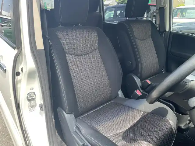 日産 セレナ ハイウェイS S HV Aセーフ 愛知県 2014(平26)年 8.6万km ブリリアントホワイトパール エマージェンシーブレーキ付き/・純正メモリーナビ/・フルセグテレビ/・CD/DVD再生機能/・ミュージックサーバー（SD録音）/・Bluetooth/USB/AUX接続機能/・全方位カメラ/・ETC/・3列シート/・ウォークスルー/・両側電動スライドドア/・衝突軽減ブレーキ/・レーンキプアシスト/・純正16インチアルミホイール/・純正LEDヘッドライト/・オートライト/・コーナーセンサー/・クルーズコントロール/・スマートキー/・オートエアコン/・リアオートエアコン/・アイドリングストップ