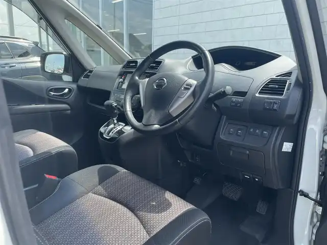 日産 セレナ ハイウェイS S HV Aセーフ 愛知県 2014(平26)年 8.6万km ブリリアントホワイトパール エマージェンシーブレーキ付き/・純正メモリーナビ/・フルセグテレビ/・CD/DVD再生機能/・ミュージックサーバー（SD録音）/・Bluetooth/USB/AUX接続機能/・全方位カメラ/・ETC/・3列シート/・ウォークスルー/・両側電動スライドドア/・衝突軽減ブレーキ/・レーンキプアシスト/・純正16インチアルミホイール/・純正LEDヘッドライト/・オートライト/・コーナーセンサー/・クルーズコントロール/・スマートキー/・オートエアコン/・リアオートエアコン/・アイドリングストップ