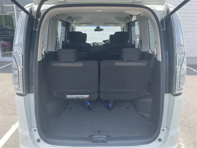 日産 セレナ ハイウェイS S HV Aセーフ 愛知県 2014(平26)年 8.6万km ブリリアントホワイトパール エマージェンシーブレーキ付き/・純正メモリーナビ/・フルセグテレビ/・CD/DVD再生機能/・ミュージックサーバー（SD録音）/・Bluetooth/USB/AUX接続機能/・全方位カメラ/・ETC/・3列シート/・ウォークスルー/・両側電動スライドドア/・衝突軽減ブレーキ/・レーンキプアシスト/・純正16インチアルミホイール/・純正LEDヘッドライト/・オートライト/・コーナーセンサー/・クルーズコントロール/・スマートキー/・オートエアコン/・リアオートエアコン/・アイドリングストップ