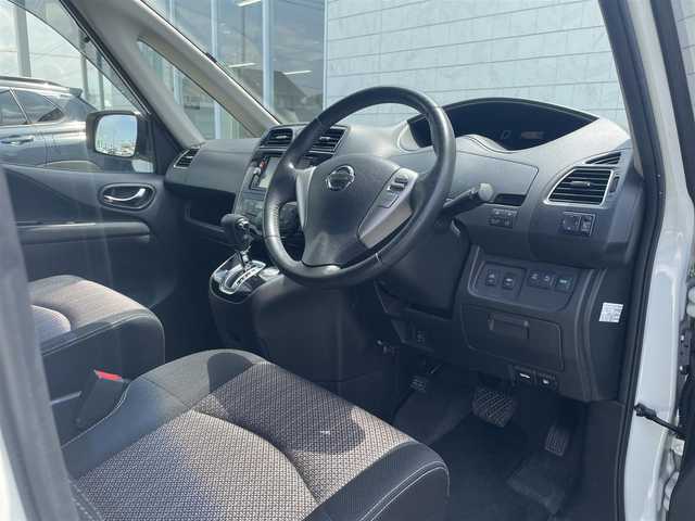 日産 セレナ ハイウェイS S HV Aセーフ 茨城県 2014(平26)年 8.6万km ブリリアントホワイトパール (株)IDOMが運営する【じしゃロン水戸店】の自社ローン専用車両になりますこちらは現金またはオートローンご利用時の価格です。自社ローンご希望の方は別途その旨お申付け下さい/エマージェンシーブレーキ付き/・純正メモリーナビ/・フルセグテレビ/・CD/DVD再生機能/・ミュージックサーバー（SD録音）/・Bluetooth/USB/AUX接続機能/・全方位カメラ/・ETC/・3列シート/・ウォークスルー/・両側電動スライドドア/・衝突軽減ブレーキ/・レーンキプアシスト/・純正16インチアルミホイール/・純正LEDヘッドライト/・オートライト/・コーナーセンサー/・クルーズコントロール/・スマートキー/・オートエアコン/・リアオートエアコン/・アイドリングストップ