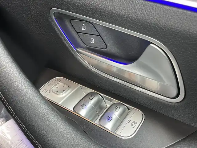 メルセデス・ベンツ Ｍ・ベンツ ＧＬＳ４５０ｄ 4マチック 鹿児島県 2024(令6)年 0.3万km パール 禁煙車/サンルーフ/AMGライン/純正ナビ/Bluetooth/フルセグ/バックカメラ/全周囲カメラ/フロントカメラ/サイドカメラ/レーダーセフティパッケージ/クルーズコントロール/ブルメスターサウンド/サイドステップ/HUD/ベンチレーター/シートヒーター/パワーシート/ルーフレール/パワーバックドア/360°カメラ