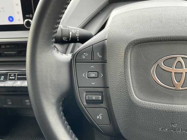 トヨタ プリウス U 静岡県 2024(令6)年 3万km プラチナホワイトパールマイカ ●純正ディスプレイオーディオ/(フルセグ/Bluetooth/AppleCarPlay)/●バックカメラ/●レーダークルーズコントロール/●プリクラッシュセーフティ/●レーンキープアシスト/●前後クリアランスソナー/●電動パーキングブレーキ/●オートブレーキホールド/●LEDヘッドライト/●オートライト/●オートマチックハイビーム/●革巻きステアリング/●ステアリングスイッチ/●ETC2.0/●前後ドライブレコーダー/●電動格納ウィンカーミラー/●純正ホイールカバー/●純正フロアマット/●スマートキー/●プッシュスタート/●レベライザー/●ダブル+サイドSRS+ABS