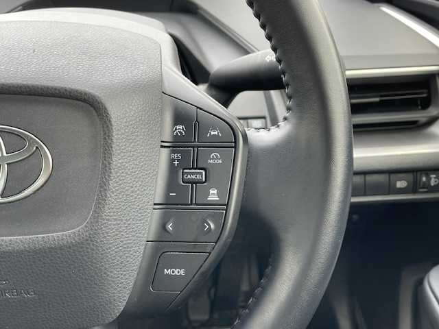 トヨタ プリウス U 静岡県 2024(令6)年 3万km プラチナホワイトパールマイカ ●純正ディスプレイオーディオ/(フルセグ/Bluetooth/AppleCarPlay)/●バックカメラ/●レーダークルーズコントロール/●プリクラッシュセーフティ/●レーンキープアシスト/●前後クリアランスソナー/●電動パーキングブレーキ/●オートブレーキホールド/●LEDヘッドライト/●オートライト/●オートマチックハイビーム/●革巻きステアリング/●ステアリングスイッチ/●ETC2.0/●前後ドライブレコーダー/●電動格納ウィンカーミラー/●純正ホイールカバー/●純正フロアマット/●スマートキー/●プッシュスタート/●レベライザー/●ダブル+サイドSRS+ABS