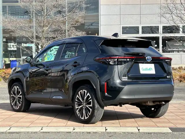 トヨタ ヤリスクロス ハイブリッド Z 福島県 2023(令5)年 2.5万km ブラックマイカ トヨタセーフティセンス/・プリクラッシュセーフティ/・レーントレーシングアシスト/・レーダークルーズコントロール/・オートマチックハイビーム/・ロードサインアシスト/・ブラインドスポットモニター/純正ディスプレイオーディオ/【Tコネクトナビ/USB/Bluetooth/Miracast】/パノラミックビューモニター/ビルトインETC/ヘッドアップディスプレイ/パワーバックドア/運転席パワーシート/前席シートヒーター/本革巻きステアリング/・ステアリングヒーター/・ステリングリモコン/LEDヘッドライト/純正フロアマット/純正ドアバイザー/取扱説明書/新車時保証書