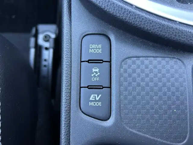 トヨタ ヤリスクロス ハイブリッド Z 福島県 2023(令5)年 2.5万km ブラックマイカ トヨタセーフティセンス/・プリクラッシュセーフティ/・レーントレーシングアシスト/・レーダークルーズコントロール/・オートマチックハイビーム/・ロードサインアシスト/・ブラインドスポットモニター/純正ディスプレイオーディオ/【Tコネクトナビ/USB/Bluetooth/Miracast】/パノラミックビューモニター/ビルトインETC/ヘッドアップディスプレイ/パワーバックドア/運転席パワーシート/前席シートヒーター/本革巻きステアリング/・ステアリングヒーター/・ステリングリモコン/LEDヘッドライト/純正フロアマット/純正ドアバイザー/取扱説明書/新車時保証書