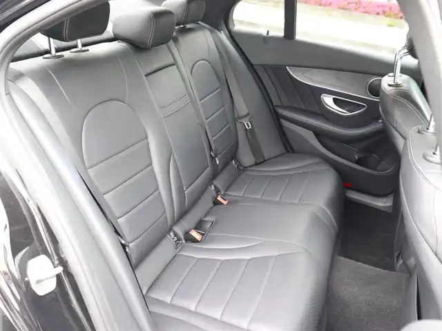 メルセデス・ベンツ Ｃ２２０ｄ アバンギャルド　AMGライン 神奈川県 2018(平30)年 2.9万km 黒 レーダーセーフティパッケージ/純正ナビ/フルセグＴＶ/アイドリングストップ/アクティブクルーズ/バックカメラ/ブラインドスポットモニター/黒革シート　シートヒーター/ＥＴＣ２．０/前後ドラレコ/前後クリアランスソナー/ＬＥＤヘッドライト/キーレスGo/スペアキー/保証書/取説