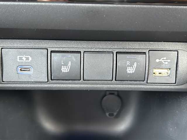 トヨタ ヤリスクロス Z 静岡県 2023(令5)年 1.2万km ブラックマイカ 純正ディスプレイオーディオ/・Bluetooth/・USB/・AppleCarPlay/・AndroidAuto/主要装備/・トヨタセーフティーセンス/・MTモード付AT/・追従クルコン/・バックカメラ/・ETC/・前ドラレコ/・シートヒーター/・パワーシート