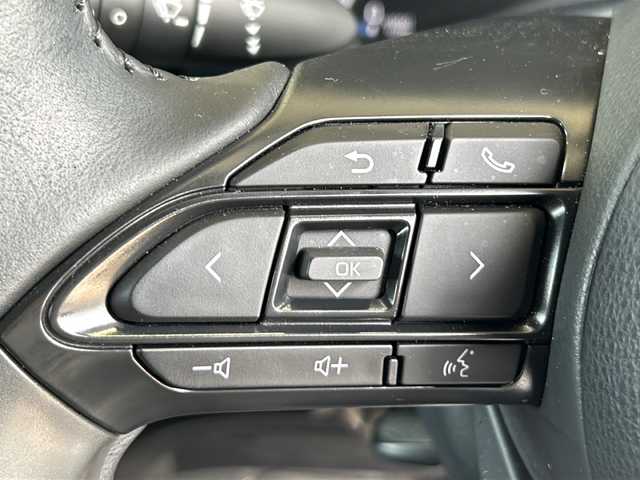トヨタ ヤリスクロス Z 静岡県 2023(令5)年 1.2万km ブラックマイカ 純正ディスプレイオーディオ/・Bluetooth/・USB/・AppleCarPlay/・AndroidAuto/主要装備/・トヨタセーフティーセンス/・MTモード付AT/・追従クルコン/・バックカメラ/・ETC/・前ドラレコ/・シートヒーター/・パワーシート