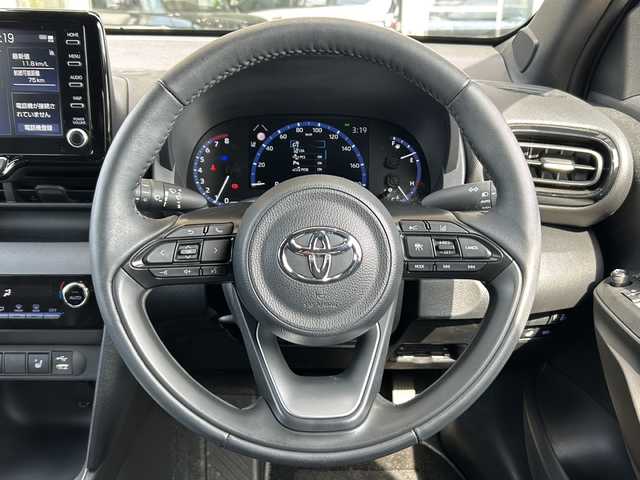 トヨタ ヤリスクロス Z 静岡県 2023(令5)年 1.2万km ブラックマイカ 純正ディスプレイオーディオ/・Bluetooth/・USB/・AppleCarPlay/・AndroidAuto/主要装備/・トヨタセーフティーセンス/・MTモード付AT/・追従クルコン/・バックカメラ/・ETC/・前ドラレコ/・シートヒーター/・パワーシート