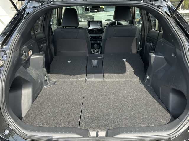トヨタ ヤリスクロス Z 静岡県 2023(令5)年 1.2万km ブラックマイカ 純正ディスプレイオーディオ/・Bluetooth/・USB/・AppleCarPlay/・AndroidAuto/主要装備/・トヨタセーフティーセンス/・MTモード付AT/・追従クルコン/・バックカメラ/・ETC/・前ドラレコ/・シートヒーター/・パワーシート