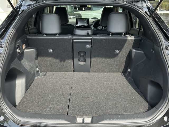 トヨタ ヤリスクロス Z 静岡県 2023(令5)年 1.2万km ブラックマイカ 純正ディスプレイオーディオ/・Bluetooth/・USB/・AppleCarPlay/・AndroidAuto/主要装備/・トヨタセーフティーセンス/・MTモード付AT/・追従クルコン/・バックカメラ/・ETC/・前ドラレコ/・シートヒーター/・パワーシート