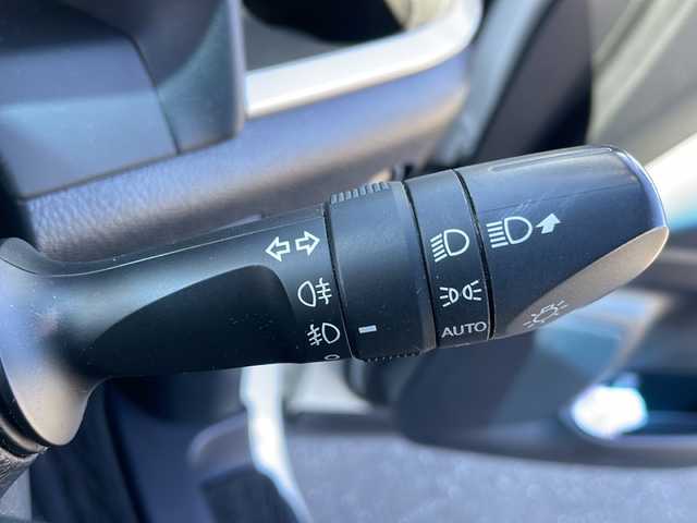 トヨタ アルファード S 岩手県 2018(平30)年 5.4万km ホワイトパールクリスタルシャイン ・４WD/・寒冷地仕様/・純正１０インチナビ/（CD・DVD・フルセグTV・BT・AM・FM）/・純正１２．１インチフリップダウンモニター/・バックカメラ/・社外前後ドライブレコーダー/・両側パワースライドドア/・純正エンジンスターター/・レーダークルーズコントロール/・レーンキープアシスト/・衝突被害軽減ブレーキ/・車線逸脱警報/・アイドリングストップ/・オートホールドブレーキ/・横滑り防止装置/・本革巻きステアリング/・オートライト/・オートハイビーム/・スマートキ/・プッシュスタート/・社外フロアマット/・ドアバイザー/・純正LEDヘッドライト/・フロントフォグランプ/・純正１８インチAW/・保証書/・車両取扱説明書/・ナビ取扱説明書