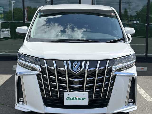 トヨタ アルファード S 岩手県 2018(平30)年 5.4万km ホワイトパールクリスタルシャイン ・４WD/・寒冷地仕様/・純正１０インチナビ/（CD・DVD・フルセグTV・BT・AM・FM）/・純正１２．１インチフリップダウンモニター/・バックカメラ/・社外前後ドライブレコーダー/・両側パワースライドドア/・純正エンジンスターター/・レーダークルーズコントロール/・レーンキープアシスト/・衝突被害軽減ブレーキ/・車線逸脱警報/・アイドリングストップ/・オートホールドブレーキ/・横滑り防止装置/・本革巻きステアリング/・オートライト/・オートハイビーム/・スマートキ/・プッシュスタート/・社外フロアマット/・ドアバイザー/・純正LEDヘッドライト/・フロントフォグランプ/・純正１８インチAW/・保証書/・車両取扱説明書/・ナビ取扱説明書