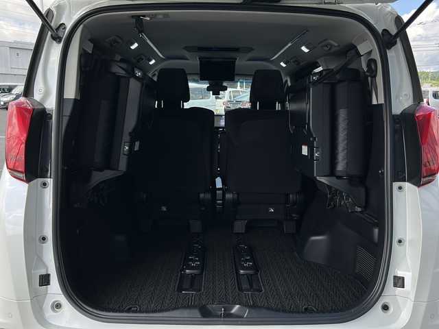 トヨタ アルファード S 岩手県 2018(平30)年 5.4万km ホワイトパールクリスタルシャイン ・４WD/・寒冷地仕様/・純正１０インチナビ/（CD・DVD・フルセグTV・BT・AM・FM）/・純正１２．１インチフリップダウンモニター/・バックカメラ/・社外前後ドライブレコーダー/・両側パワースライドドア/・純正エンジンスターター/・レーダークルーズコントロール/・レーンキープアシスト/・衝突被害軽減ブレーキ/・車線逸脱警報/・アイドリングストップ/・オートホールドブレーキ/・横滑り防止装置/・本革巻きステアリング/・オートライト/・オートハイビーム/・スマートキ/・プッシュスタート/・社外フロアマット/・ドアバイザー/・純正LEDヘッドライト/・フロントフォグランプ/・純正１８インチAW/・保証書/・車両取扱説明書/・ナビ取扱説明書