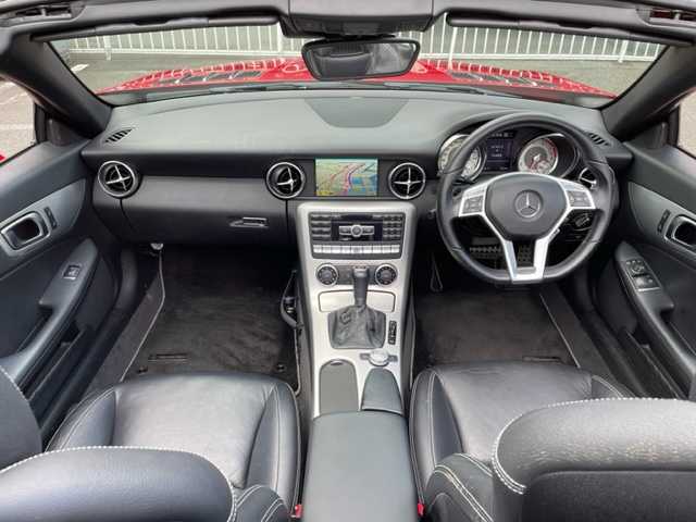 メルセデス・ベンツ ＳＬＫ２００ ブルーエフィシェンシー 神奈川県 2012(平24)年 7.7万km ファイアオパール ターボ/純正HDDナビ/・CD/DVD/ラジオ/Bluetooth/レザーシート/シートヒーター/エアスカーフ/クルーズコントロール/純正17インチAW/ETC/キーレスエントリー/純正HIDヘッドライト/フォグランプ/ターンランプ付電動格納ドアミラー/パドルシフト付ステアリング/純正フロアマット/コマンドシステム取扱説明書/新車時保証書