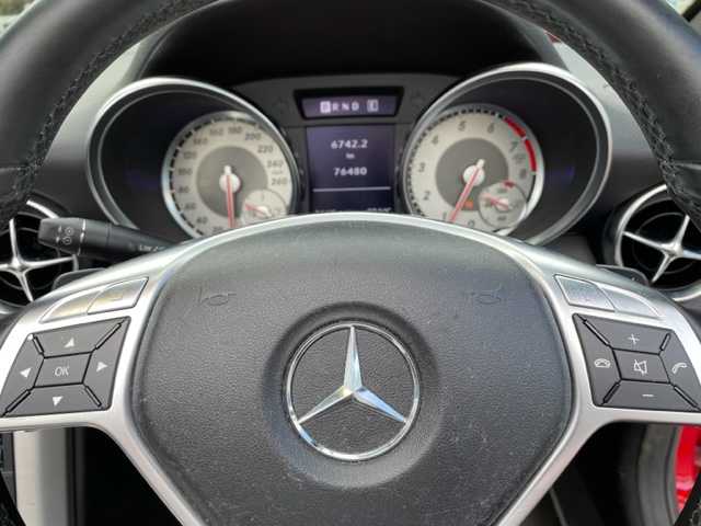 メルセデス・ベンツ ＳＬＫ２００ ブルーエフィシェンシー 神奈川県 2012(平24)年 7.7万km ファイアオパール ターボ/純正HDDナビ/・CD/DVD/ラジオ/Bluetooth/レザーシート/シートヒーター/エアスカーフ/クルーズコントロール/純正17インチAW/ETC/キーレスエントリー/純正HIDヘッドライト/フォグランプ/ターンランプ付電動格納ドアミラー/パドルシフト付ステアリング/純正フロアマット/コマンドシステム取扱説明書/新車時保証書