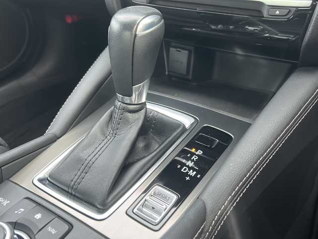 マツダ アテンザ セダン 25S Lパッケージ 沖縄県 2018(平30)年 0.6万km スノーフレイクホワイトパールマイカ 純正ナビ・TV・Bluetooth・CD・DVD/バックカメラ/ドライブレコーダー/BOSEサウンド/コーナーセンサー　/ハンドルヒーター/パワーシート/シートヒーター/シートメモリー/オートライト/電動格納ミラー/レーンキープアシスト/LEDヘッドライト/電子サイドブレーキ
