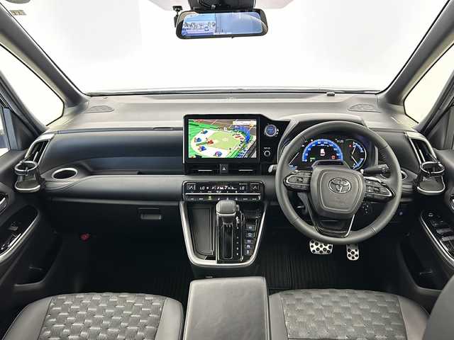トヨタ ヴォクシー ハイブリッド S－Z 茨城県 2022(令4)年 3.5万km アティチュードブラックマイカ 純正１０．５型ナビ　バックモニター　フルセグＴＶ　シートヒーター　ＥＴＣ２．０　衝突軽減ブレーキ　レーンキープ　ＬＥＤライト　スマートキー　ＣＤ／ＤＶＤデッキ　ドライブレコーダー　純正アルミホイール