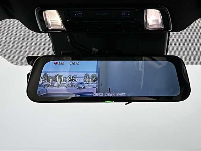 トヨタ ヴォクシー ハイブリッド S－Z 茨城県 2022(令4)年 3.5万km アティチュードブラックマイカ 純正１０．５型ナビ　バックモニター　フルセグＴＶ　シートヒーター　ＥＴＣ２．０　衝突軽減ブレーキ　レーンキープ　ＬＥＤライト　スマートキー　ＣＤ／ＤＶＤデッキ　ドライブレコーダー　純正アルミホイール