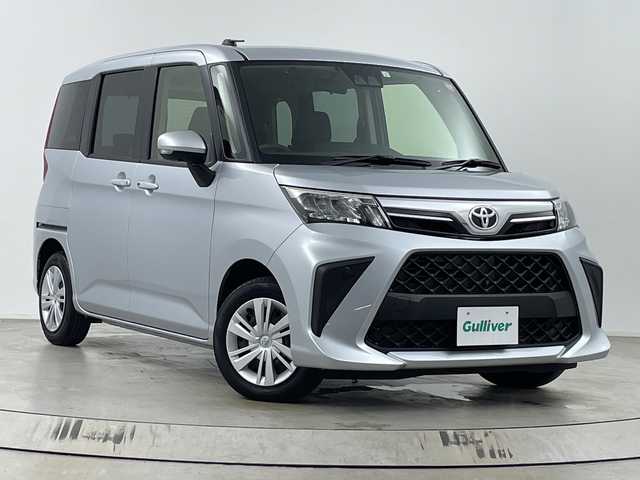 トヨタ ルーミー G 埼玉県 2023(令5)年 0.9万km ブライトシルバーM 純正ディスプレイオーディオ/(Bluetooth/Android Auto/Apple Car Play/USB/AM/FM)/地デジワンセグ/全方位カメラ/ETC/運転席・助手席シートヒーター/衝突軽減ブレーキ/クリアランスソナー/アイドリングストップ/パワーモード/プッシュスタート/ステアリングリモコン/両側パワースライドドア/電動格納ミラー/ウィンカーミラー/社外フロアマット