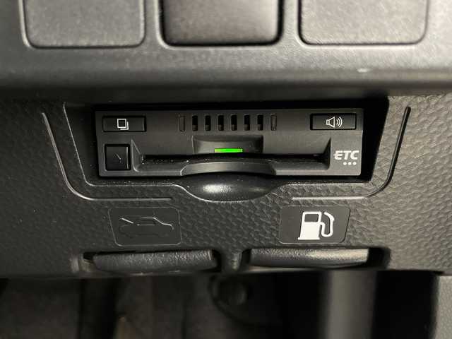 トヨタ ルーミー G 埼玉県 2023(令5)年 0.9万km ブライトシルバーM 純正ディスプレイオーディオ/(Bluetooth/Android Auto/Apple Car Play/USB/AM/FM)/地デジワンセグ/全方位カメラ/ETC/運転席・助手席シートヒーター/衝突軽減ブレーキ/クリアランスソナー/アイドリングストップ/パワーモード/プッシュスタート/ステアリングリモコン/両側パワースライドドア/電動格納ミラー/ウィンカーミラー/社外フロアマット