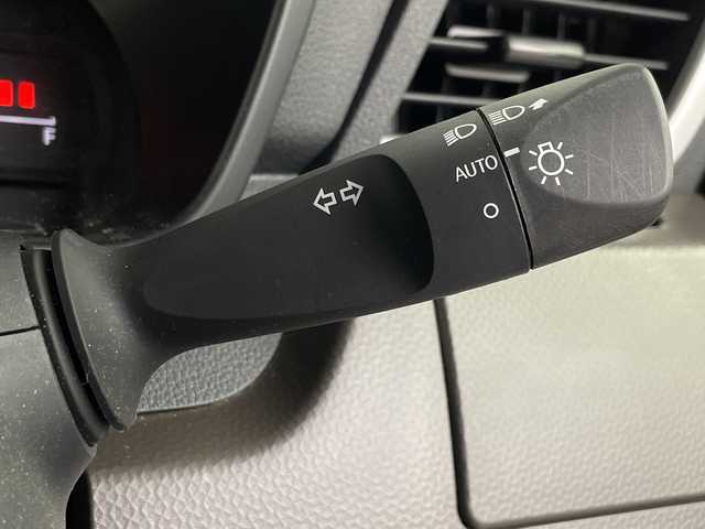 トヨタ ルーミー G 埼玉県 2023(令5)年 0.9万km ブライトシルバーM 純正ディスプレイオーディオ/(Bluetooth/Android Auto/Apple Car Play/USB/AM/FM)/地デジワンセグ/全方位カメラ/ETC/運転席・助手席シートヒーター/衝突軽減ブレーキ/クリアランスソナー/アイドリングストップ/パワーモード/プッシュスタート/ステアリングリモコン/両側パワースライドドア/電動格納ミラー/ウィンカーミラー/社外フロアマット